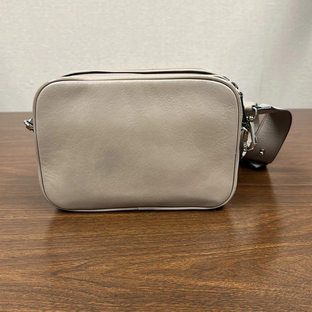 Leatherology Meadow Double Zip Hand Painted Monogrammed “MAH” Camera Bag - Picture 3 of 16